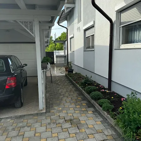 Apartment Kuca Hana